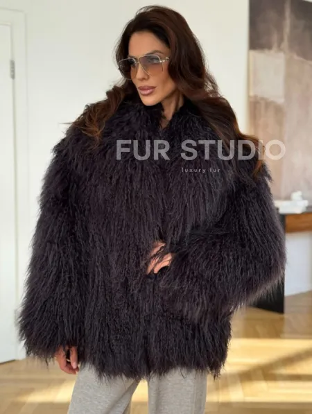 Полушубок из меха ламы в цвете графит - фото 1