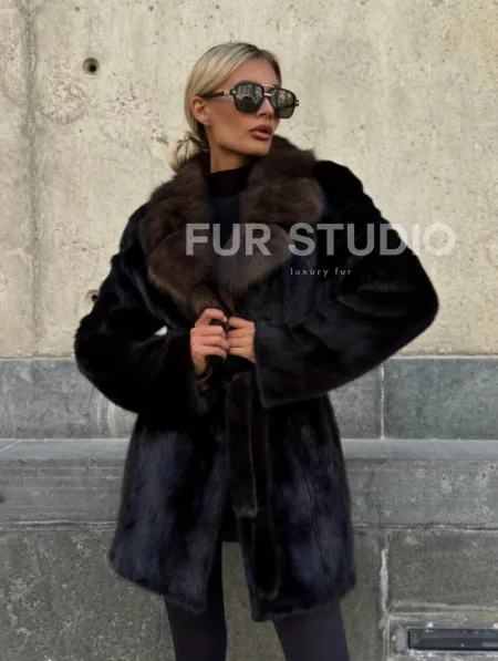 Норковая шуба махагон с куницей - фото 0