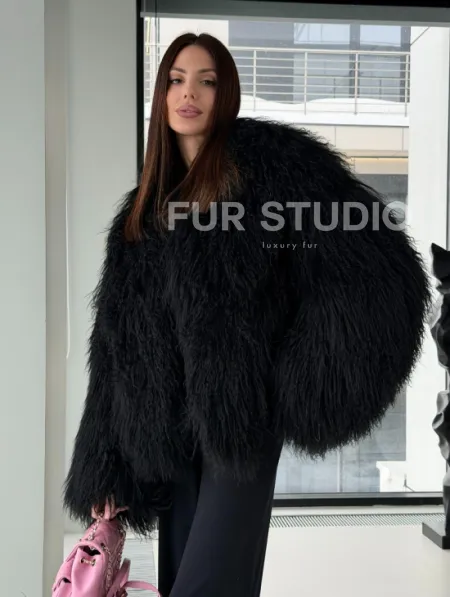 Полушубок черный из ламы - фото 6