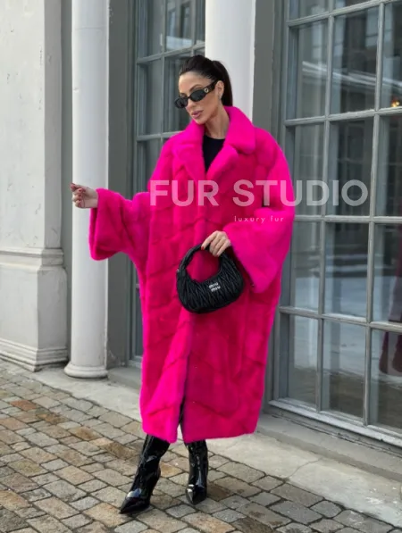 Шуба из меха норки в стиле Oversize - цвет фуксия - фото 2