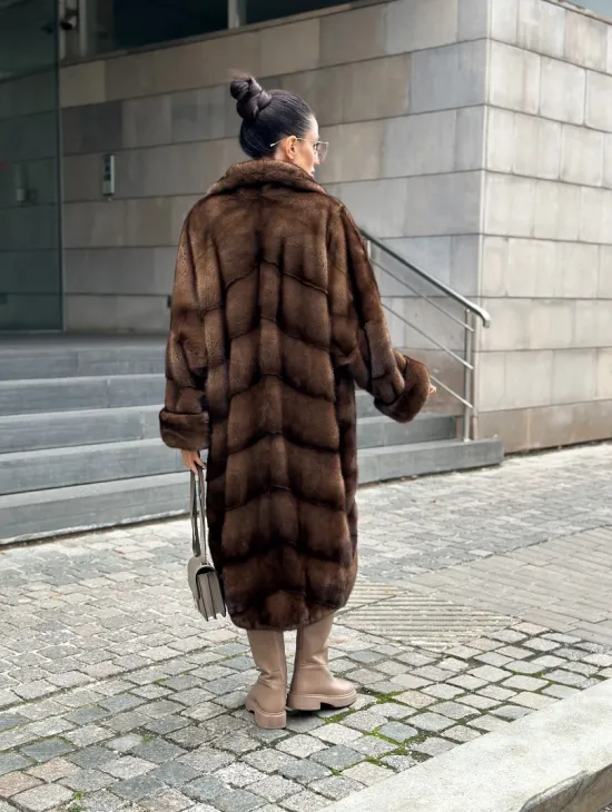 Шуба из меха норки английский воротник - цвет соболь - фото 7