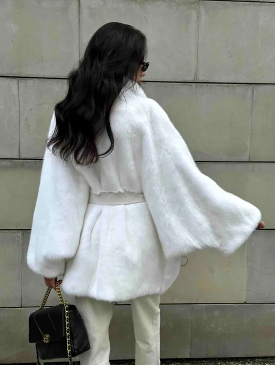 Белая шуба из норки SAGA летучая мышь английский ворот - фото 7