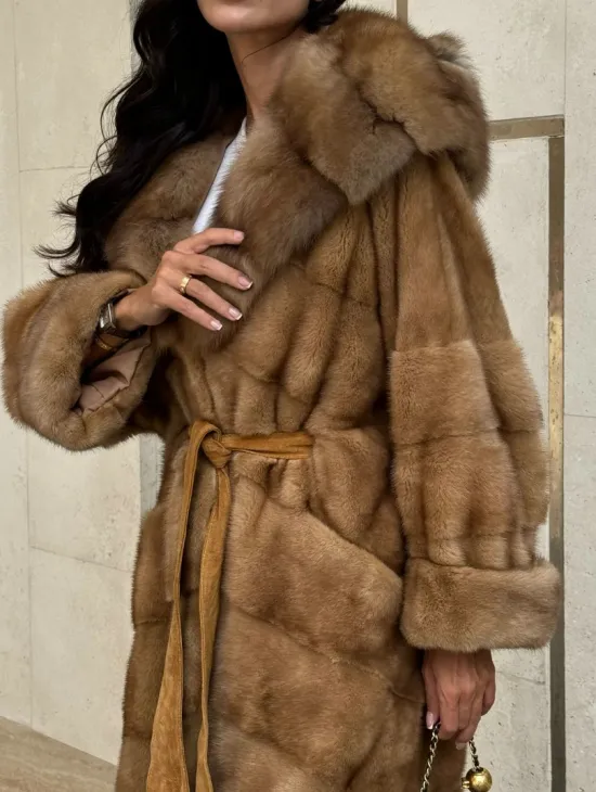 Норковая шуба с капюшоном из меха куницы - цвет карамель - фото 3