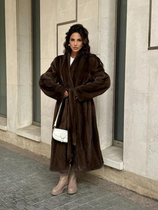 Модная шуба из скандинавской норки PREMIUM COLLECTION без воротника - фото 10