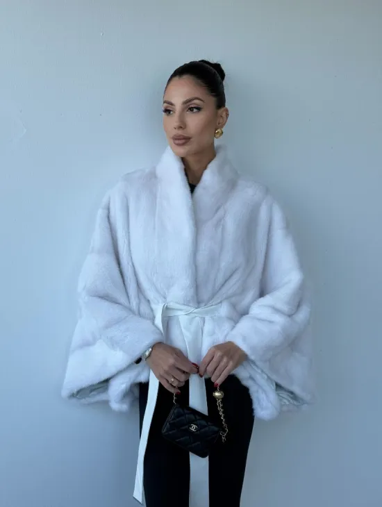 Белоснежное меховое манто из аукционной норки, фасон - летучая мышь - фото 7