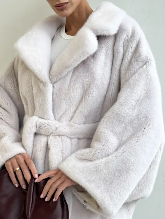 Premium шуба Летучая мышь из меха норки SAGA FURS с потайным меховым поясом - фото 1