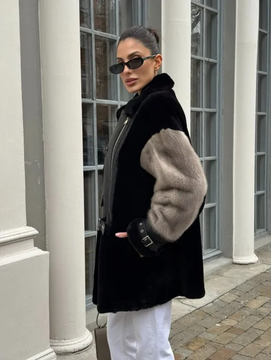 Удлиненная дубленка из натурального мериноса с отделкой из меха норки - фото 9