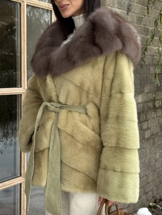 Полушубок норковый автоледи с капюшоном из куницы цвет фисташковый - фото 3