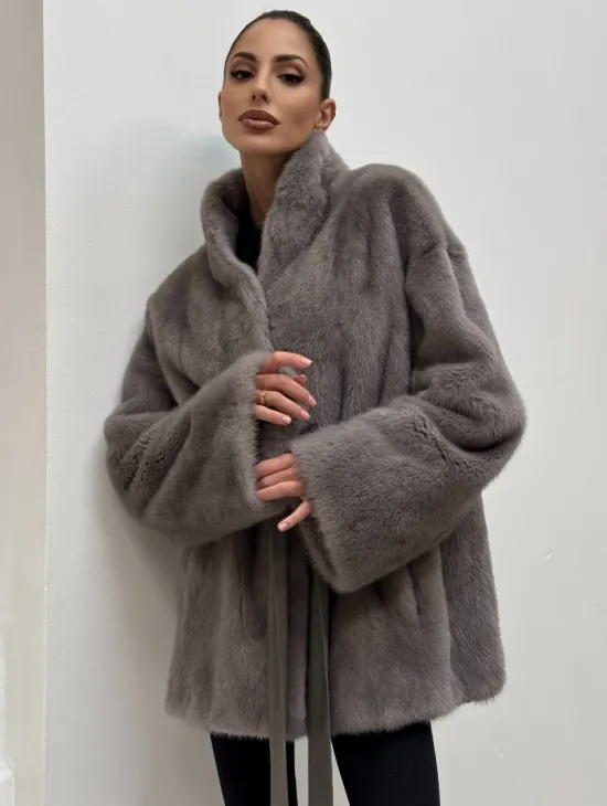 Норковый полушубок кимоно с V-образным воротником в сером цвете - фото 6