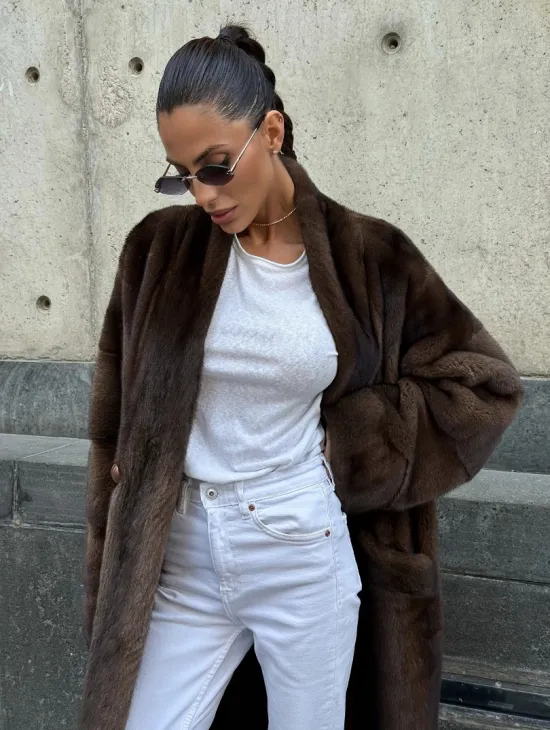 Роскошная шуба из аукционного меха норки SAGA FURS - цвет соболь - фото 2