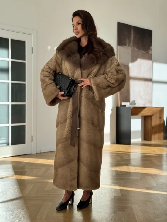 Норковая шуба бежевого цвета - капюшон куница - фото 9