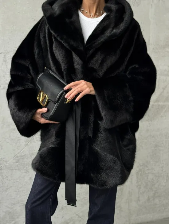 Полушубок черный норковый с капюшоном - фото 2