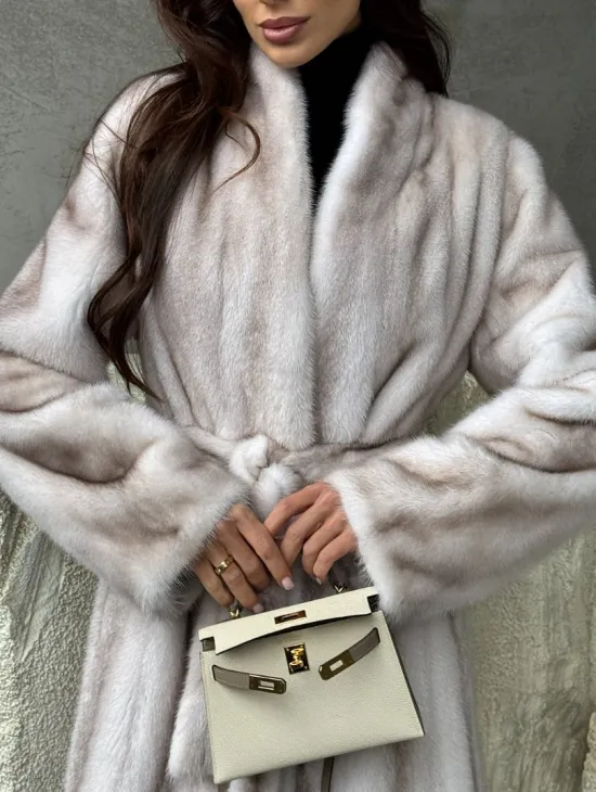 Светлая шуба из натуральной скандинавской норки - фото 2