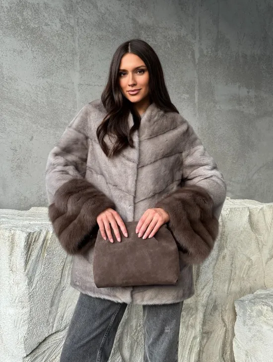 Норковое полупальто с меховыми манжетами из куницы - фото 10