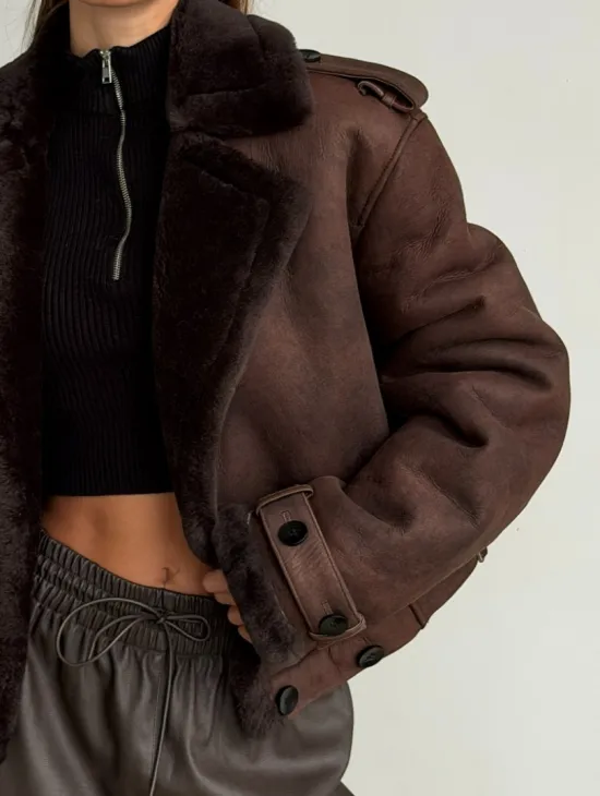 Двубортная короткая дубленка - фото 1