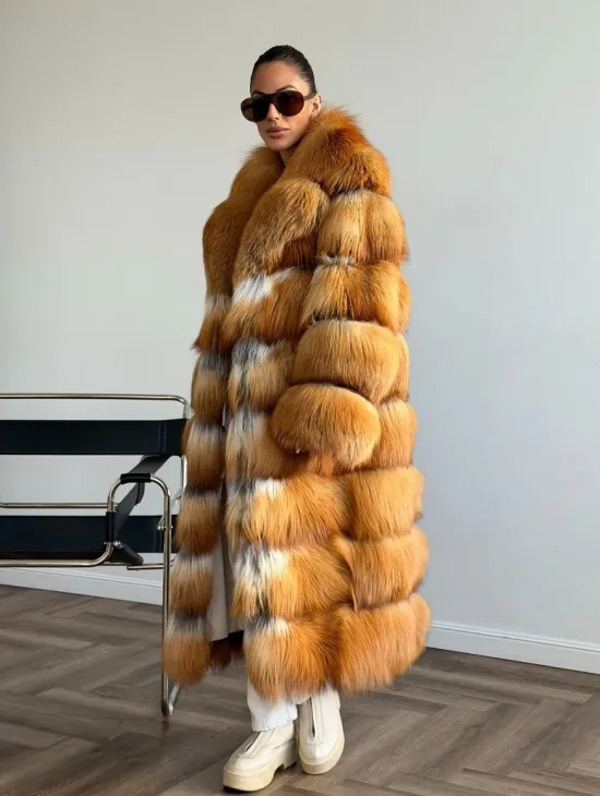 Шуба из меха огненной лисы - фото 8