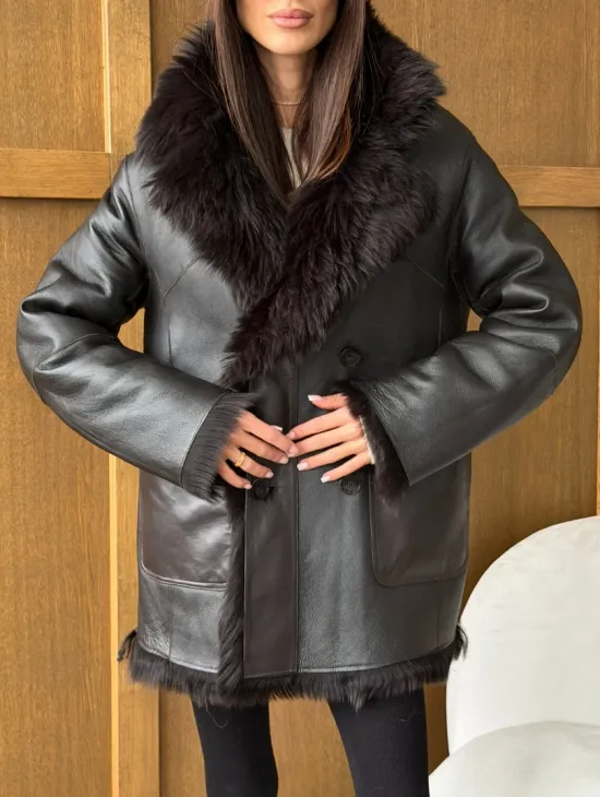 Двухсторонняя коричневая дубленка - фото 1