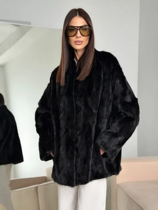Шуба норковая из кусочков в стиле оверсайз - фото 11