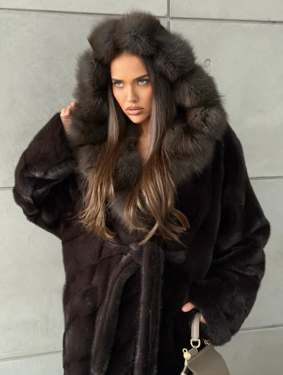 Шуба норковая с капюшоном из меха куницы - цвет уголь - фото 8